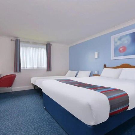 Travelodge Cardiff Airport Barry Ngoại thất bức ảnh