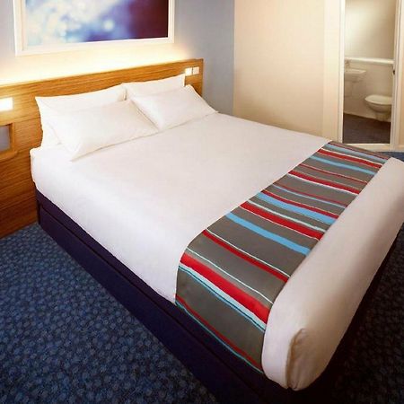 Travelodge Cardiff Airport Barry Ngoại thất bức ảnh