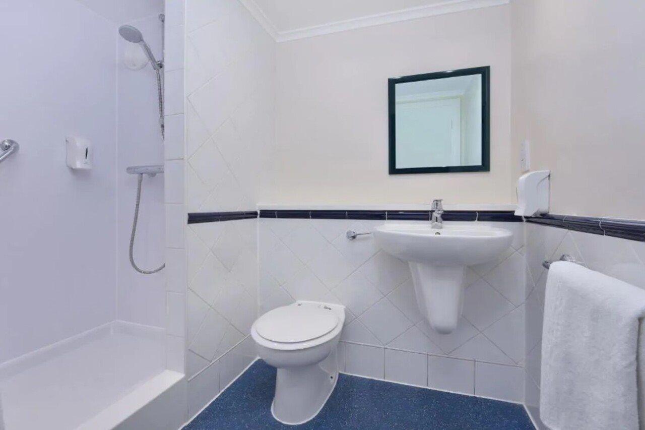 Travelodge Cardiff Airport Barry Ngoại thất bức ảnh