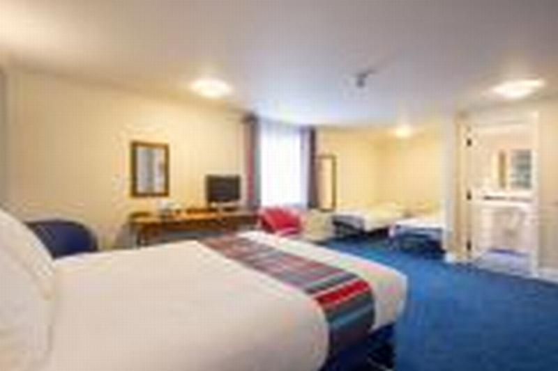 Travelodge Cardiff Airport Barry Ngoại thất bức ảnh